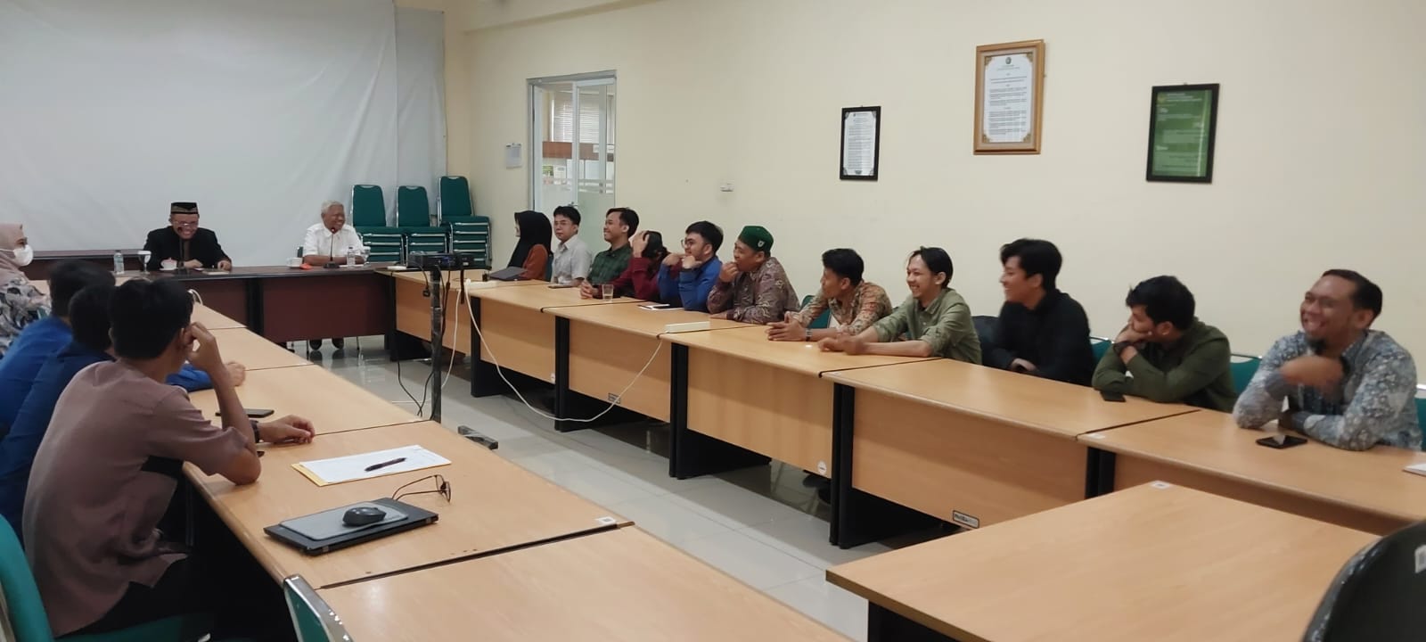 Pelatihan Pelayanan Tenaga Kependidikan Sekolah Pascasarjana UIKA Bogor